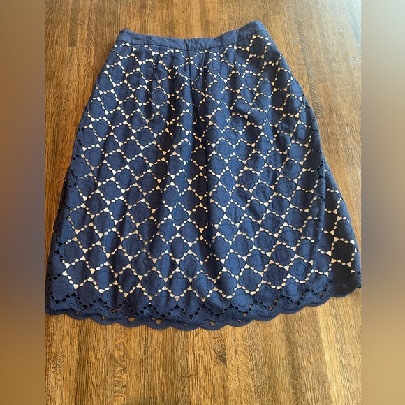 Boden Dresses & Skirts - Boden Navy Skirt - size 8L